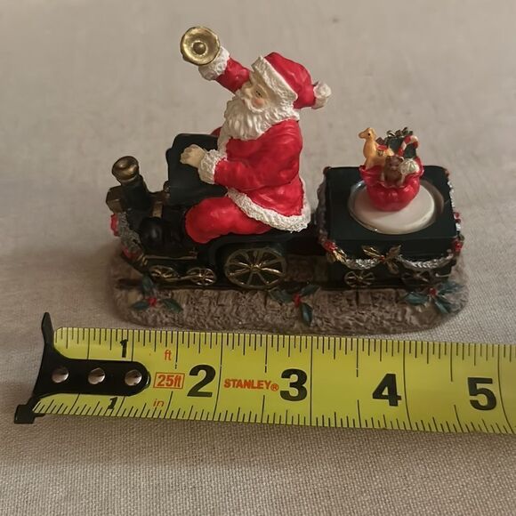 Vintage Santa Claus figurine riding a train w presents - Picture 6 of 7